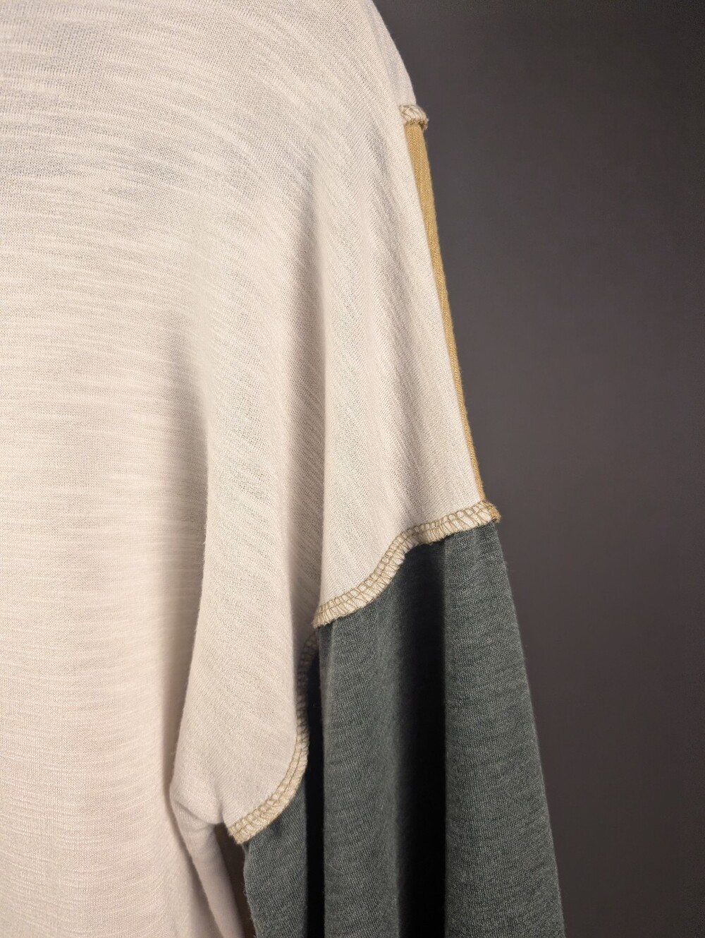 BiBi Colorblock V-Neck Pocket Balloon Sleeve Top A366 - Picture 8 of 11